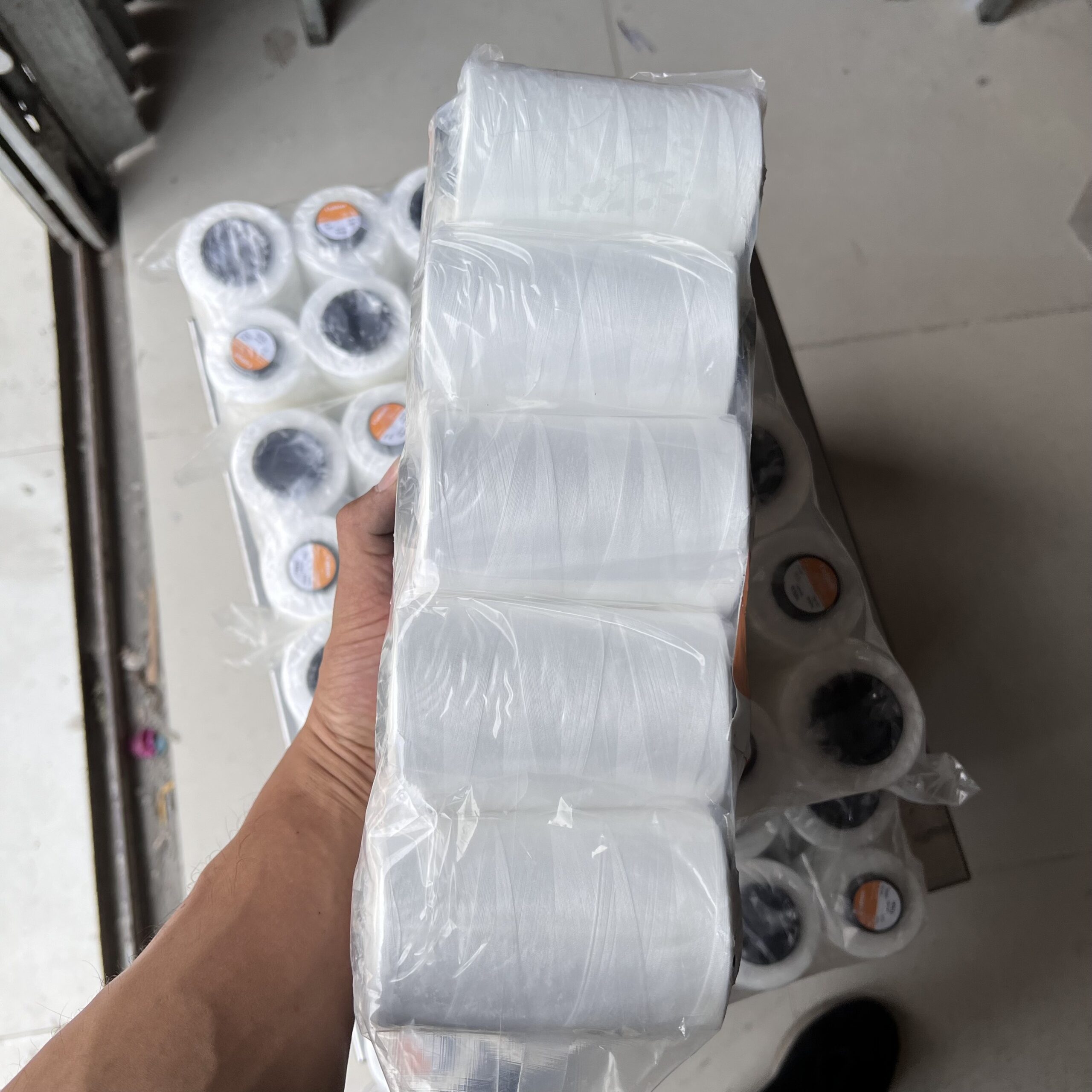 Chỉ trắng công ty 40/2 - Ảnh 6