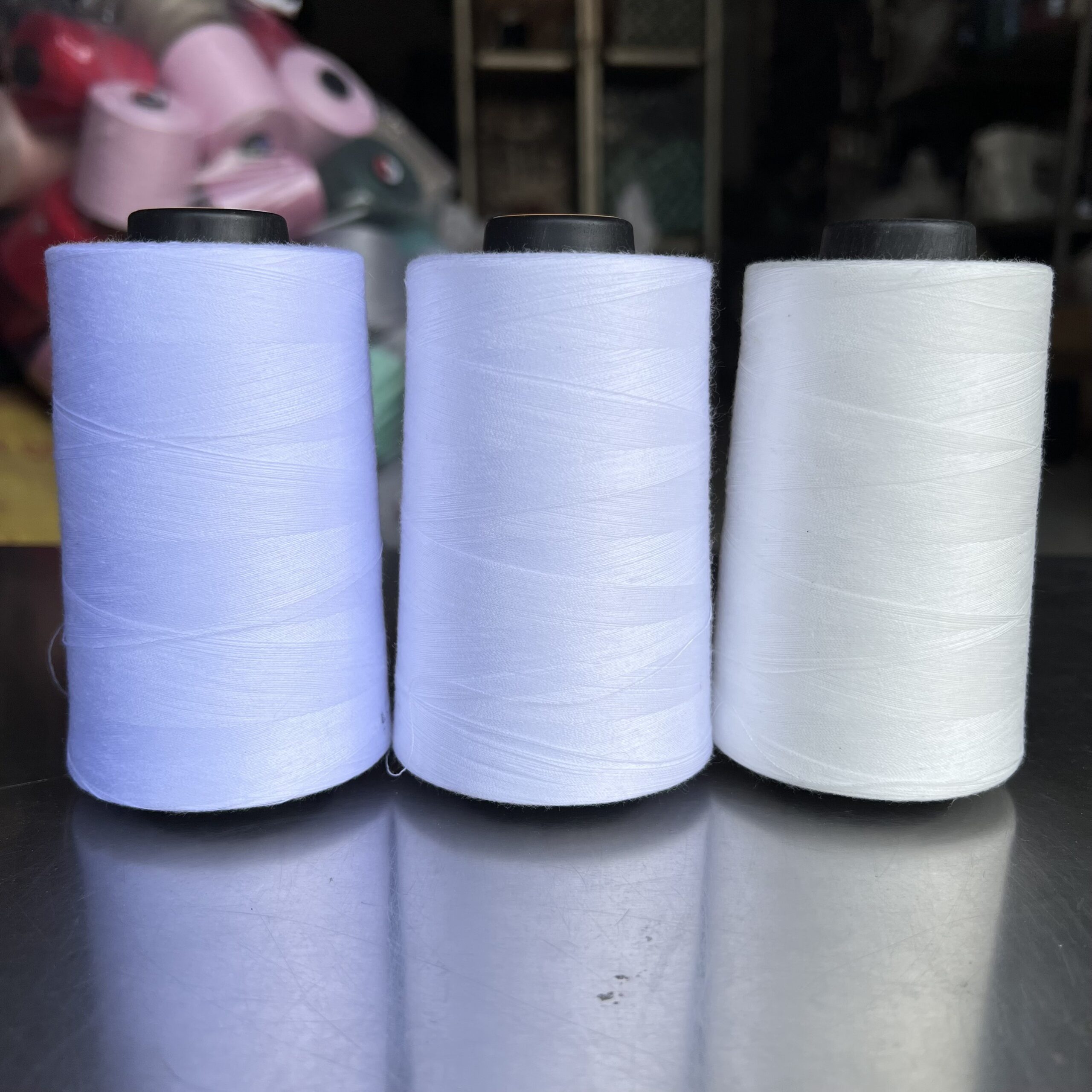Chỉ may công nghiệp TRẮNG TẨY 40/2 hàng công ty lỏi nhẹ 5000m/ cuộn - Ảnh 2