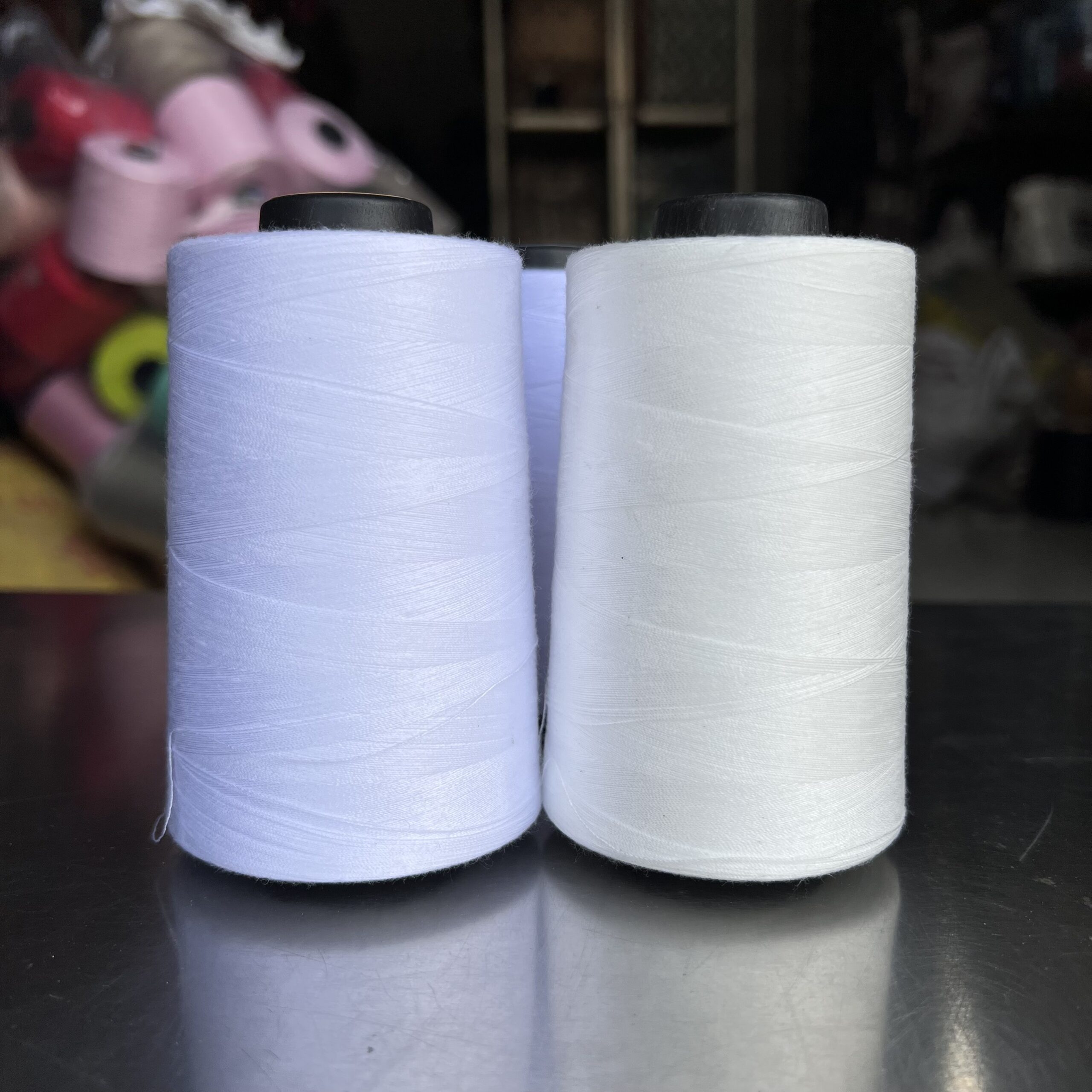 Chỉ may công nghiệp TRẮNG TẨY 40/2 hàng công ty lỏi nhẹ 5000m/ cuộn - Ảnh 3