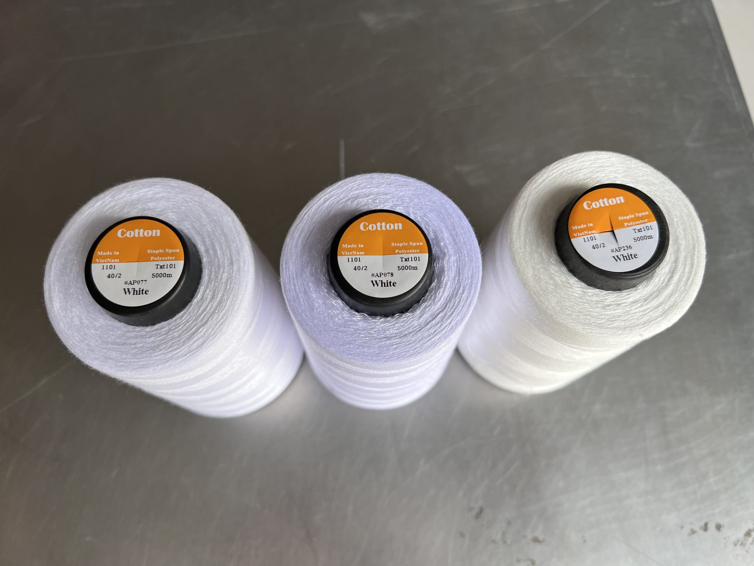 Chỉ may công nghiệp TRẮNG TẨY 40/2 hàng công ty lỏi nhẹ 5000m/ cuộn - Ảnh 9