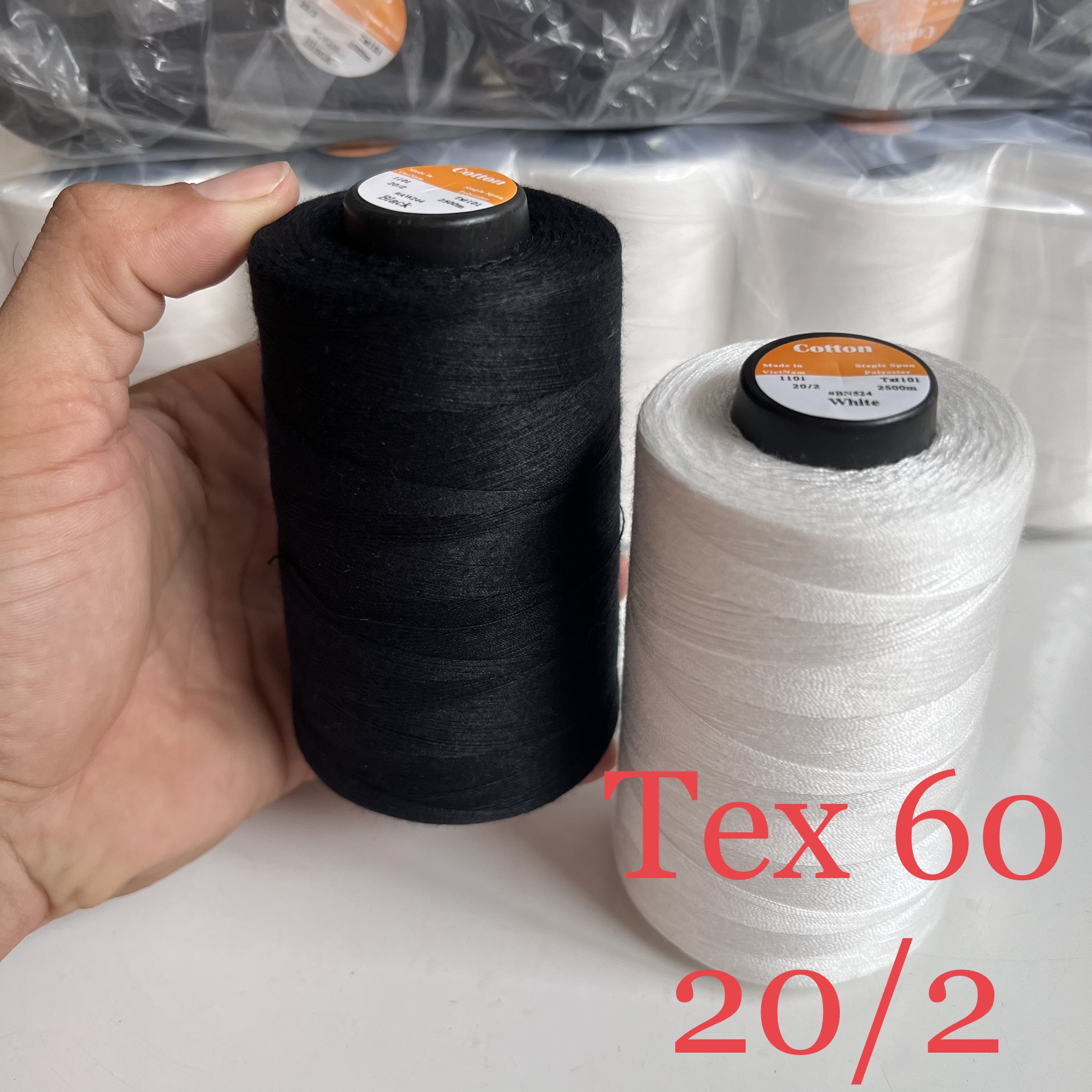Chỉ may công nghiệp trắng đen sợi lớn 20/2 ( Tex 60, 30/3 ) hàng cty 2500m/cuộn