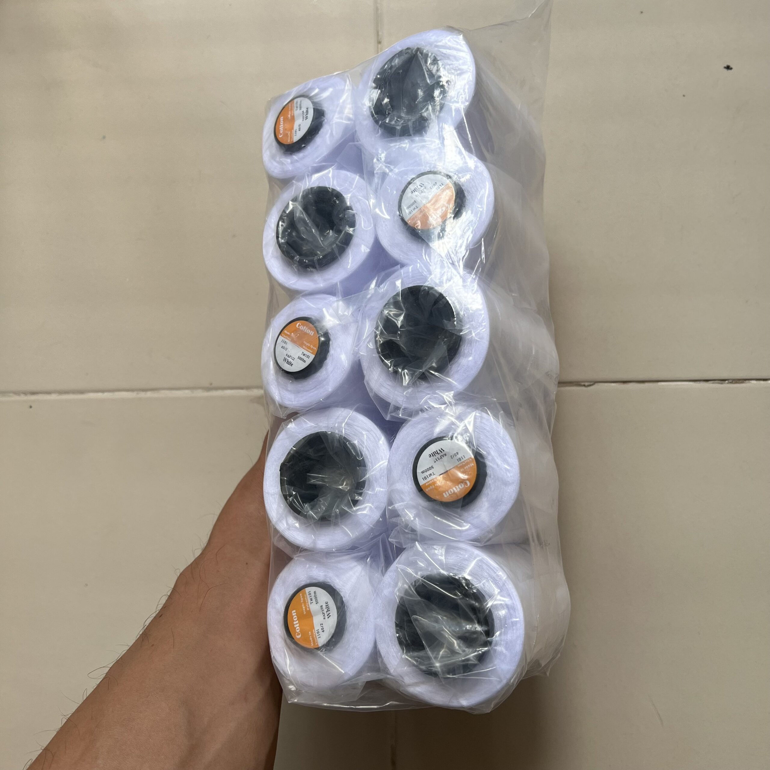 Chỉ may công nghiệp TRẮNG TẨY 40/2 hàng công ty lỏi nhẹ 5000m/ cuộn - Ảnh 5