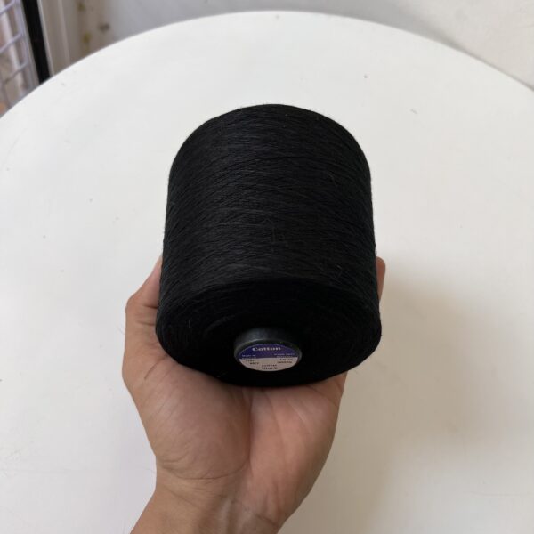 Chỉ may đen, trắng 40/2 cuộn siêu lớn 15.000m 500gr/cuộn hàng đều màu chuyên dùng vắt sổ, 1 kim vắt sổ, lót thêu - Ảnh 5